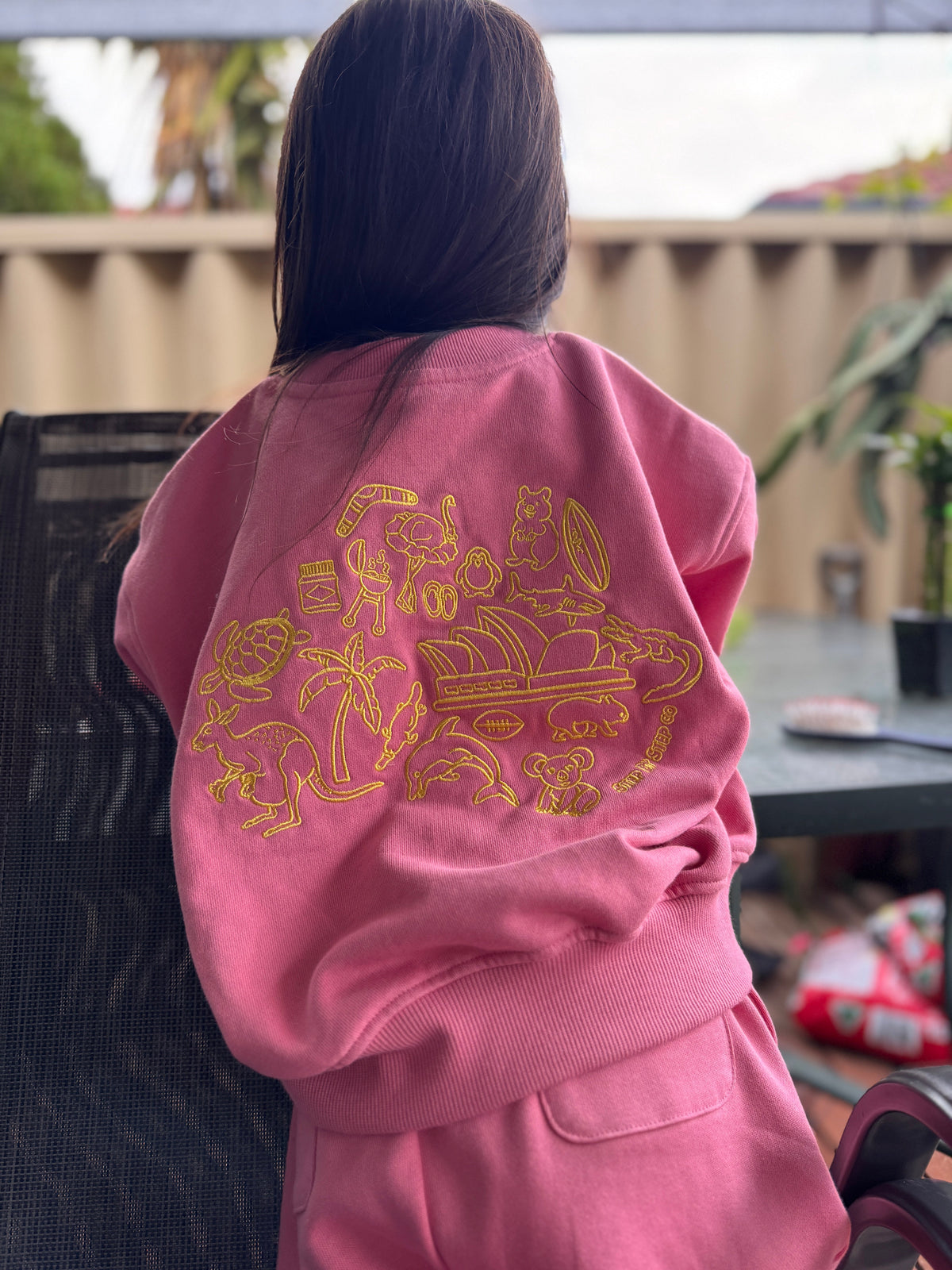 Australia Map Embroidered Set - Pink